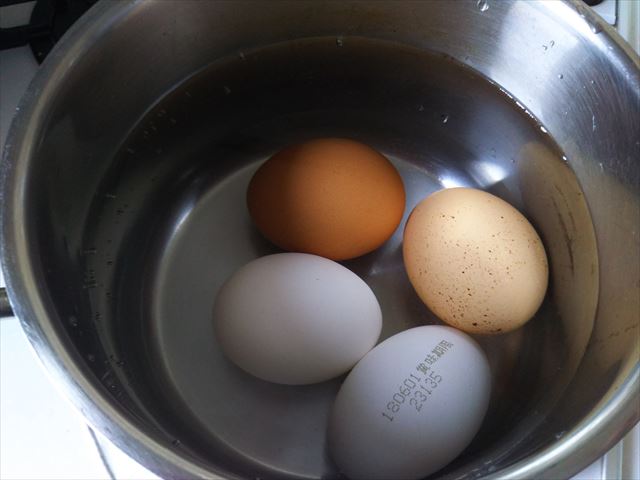 卵をゆでる