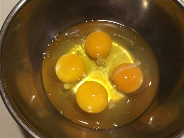 卵4個